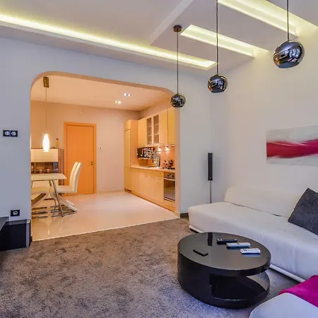 Extravaganzzo - Super One Bedroom Modern *