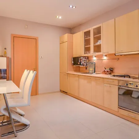 Extravaganzzo - Super One Bedroom Modern *
