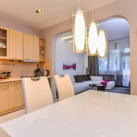 Extravaganzzo - Super One Bedroom Modern *